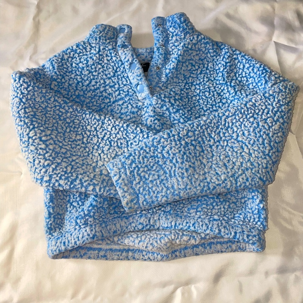 SMALL FUZZY PACSUN PULLOVER